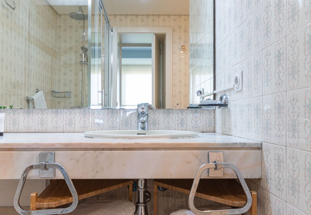 Apartment in Madrid - Deluxe Apartment Colon Suites IV
