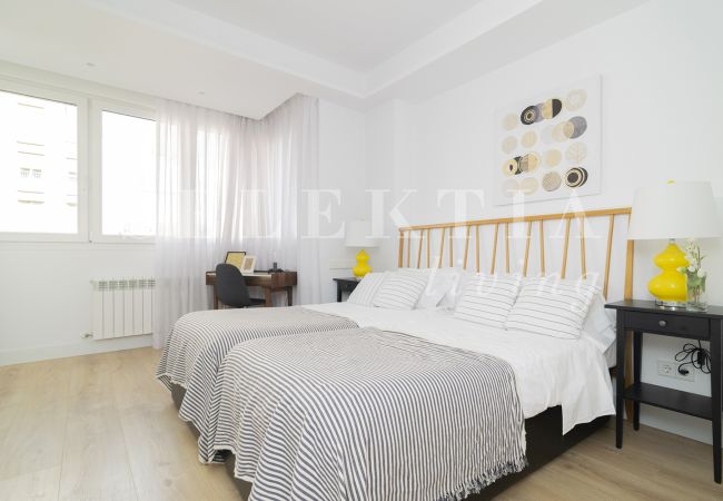 Apartment in Madrid - Deluxe Apartment Velazquez Suites IV