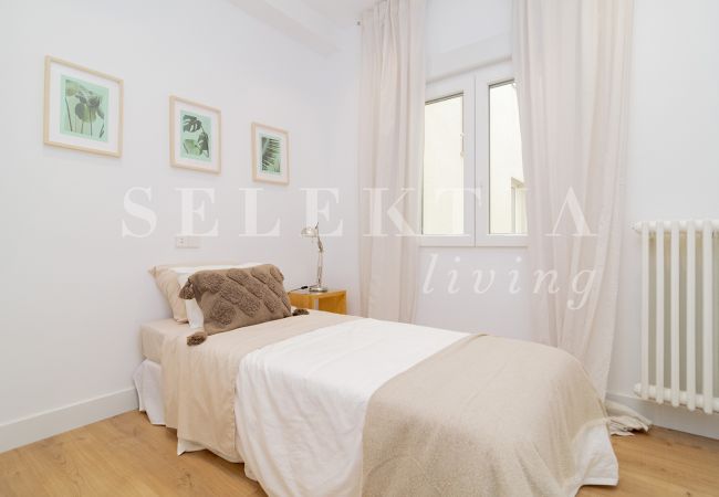 Apartment in Madrid - Deluxe Apartment Oraa Suites I