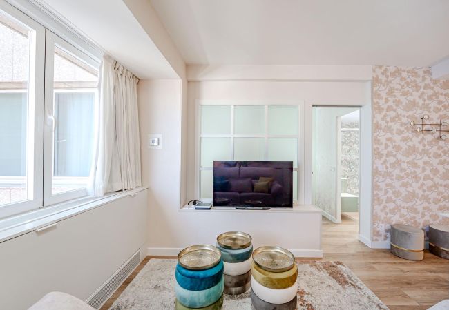 Apartment in Madrid - Deluxe Apartment Colon Suites V Apartment in Madrid - Deluxe Apartment Colon Suites V