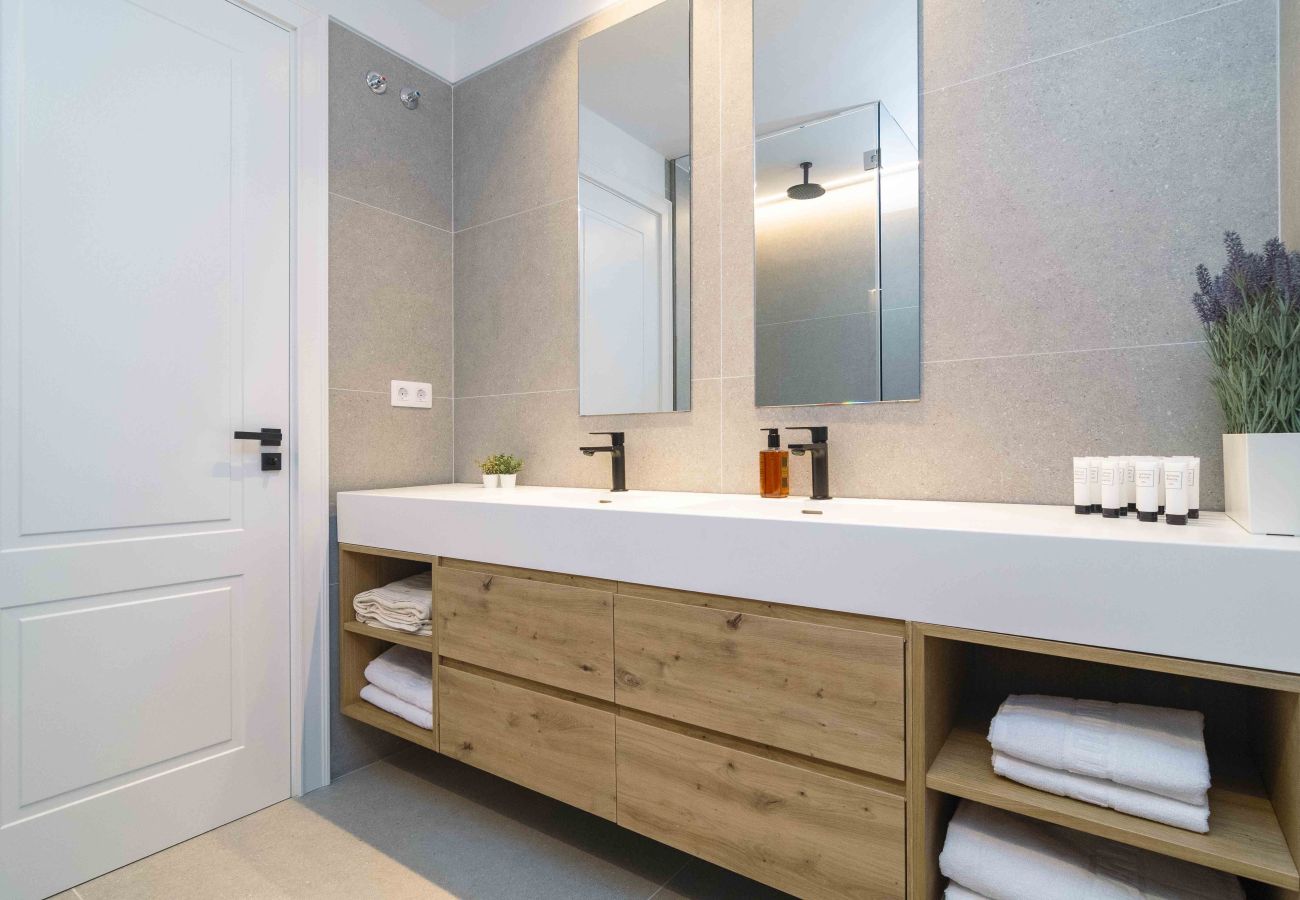 Apartment in Madrid - Deluxe Apartment Padilla Suites I