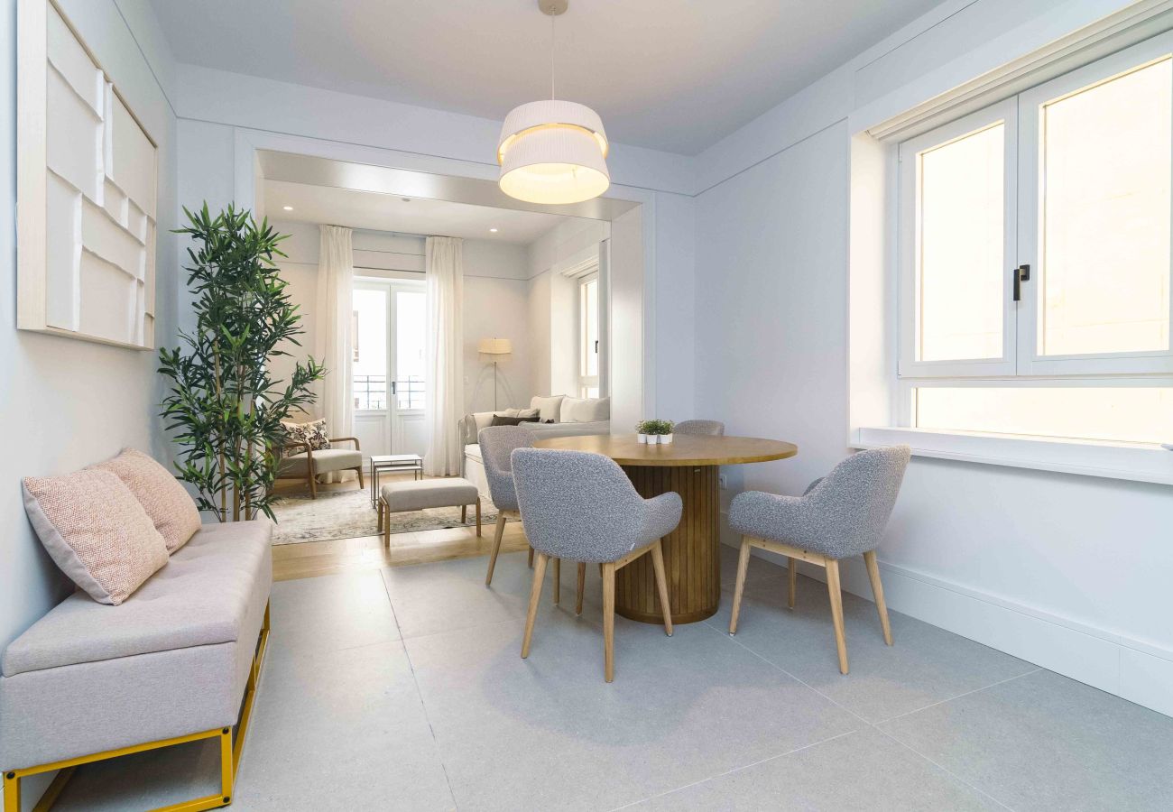 Apartment in Madrid - Deluxe Apartment Padilla Suites I