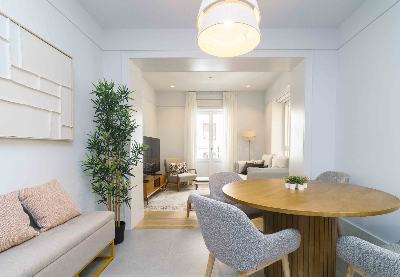 Apartment in Madrid - Deluxe Apartment Padilla Suites I