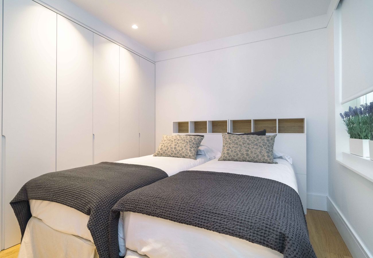 Apartment in Madrid - Deluxe Apartment Padilla Suites I