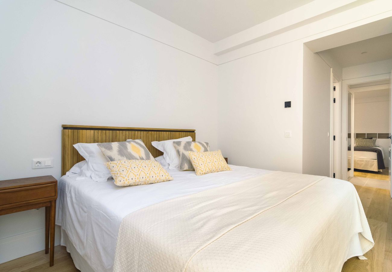 Apartment in Madrid - Deluxe Apartment Padilla Suites I