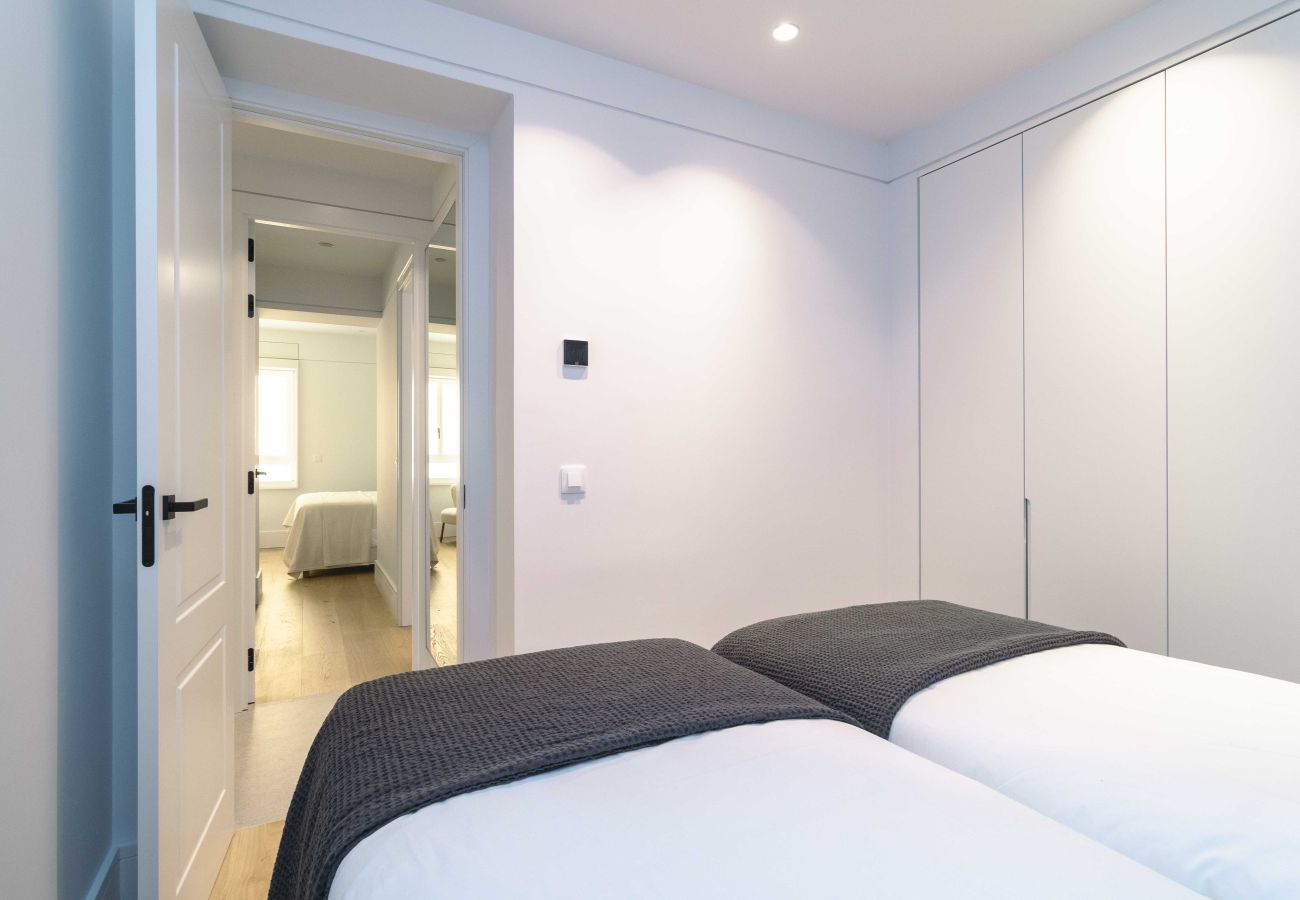 Apartment in Madrid - Deluxe Apartment Padilla Suites I