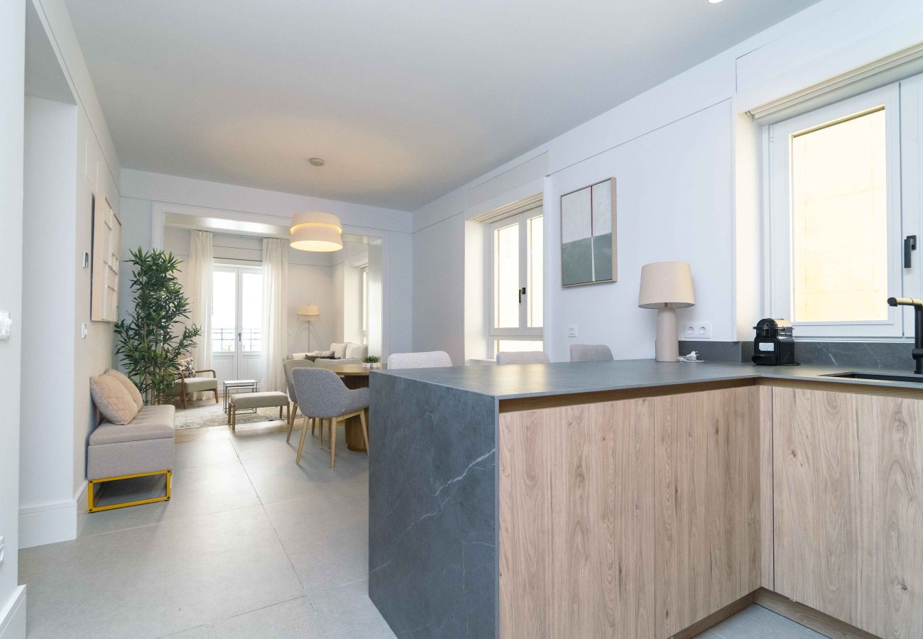 Apartment in Madrid - Deluxe Apartment Padilla Suites I