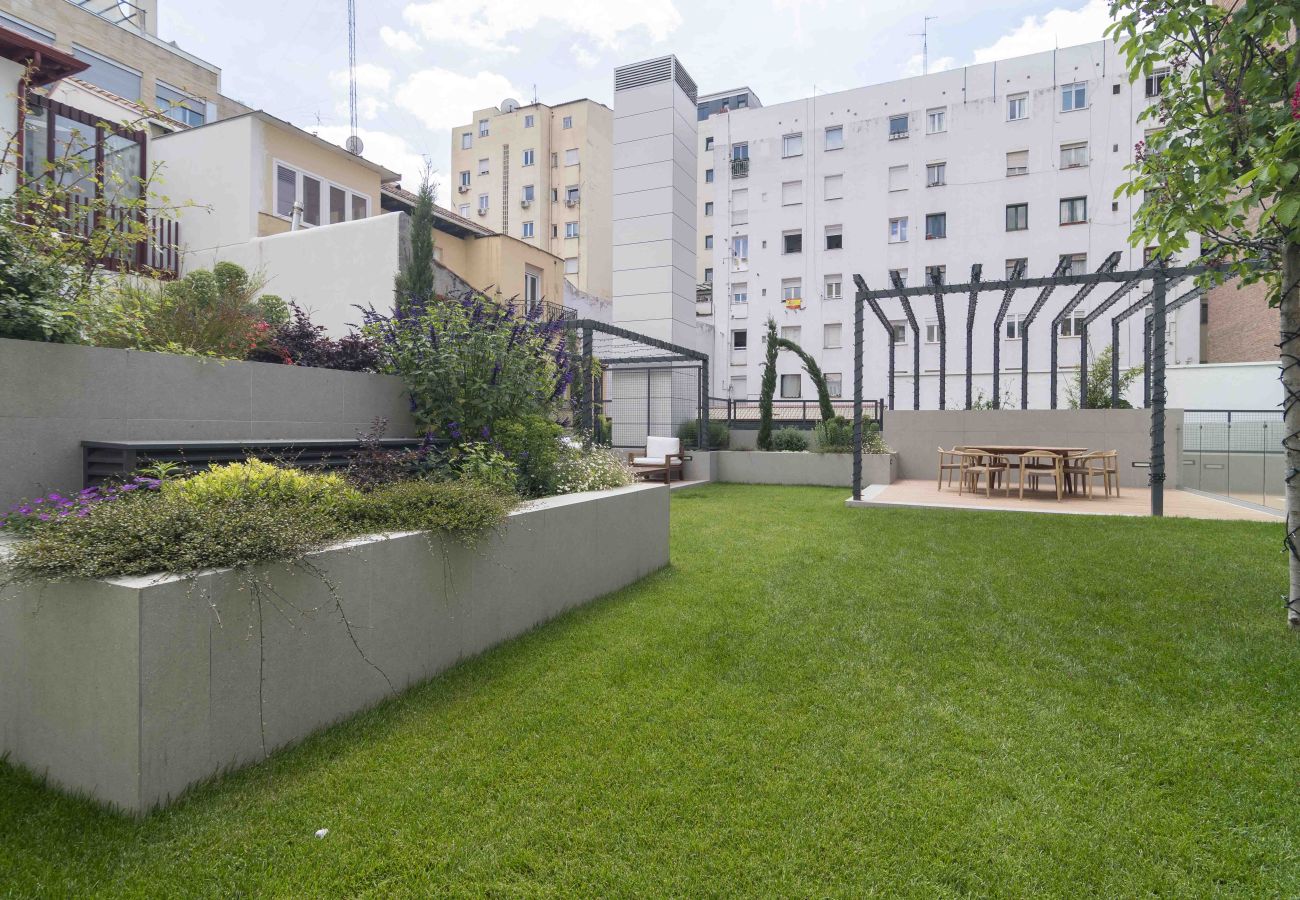 Apartment in Madrid - Deluxe Apartment Padilla Suites I