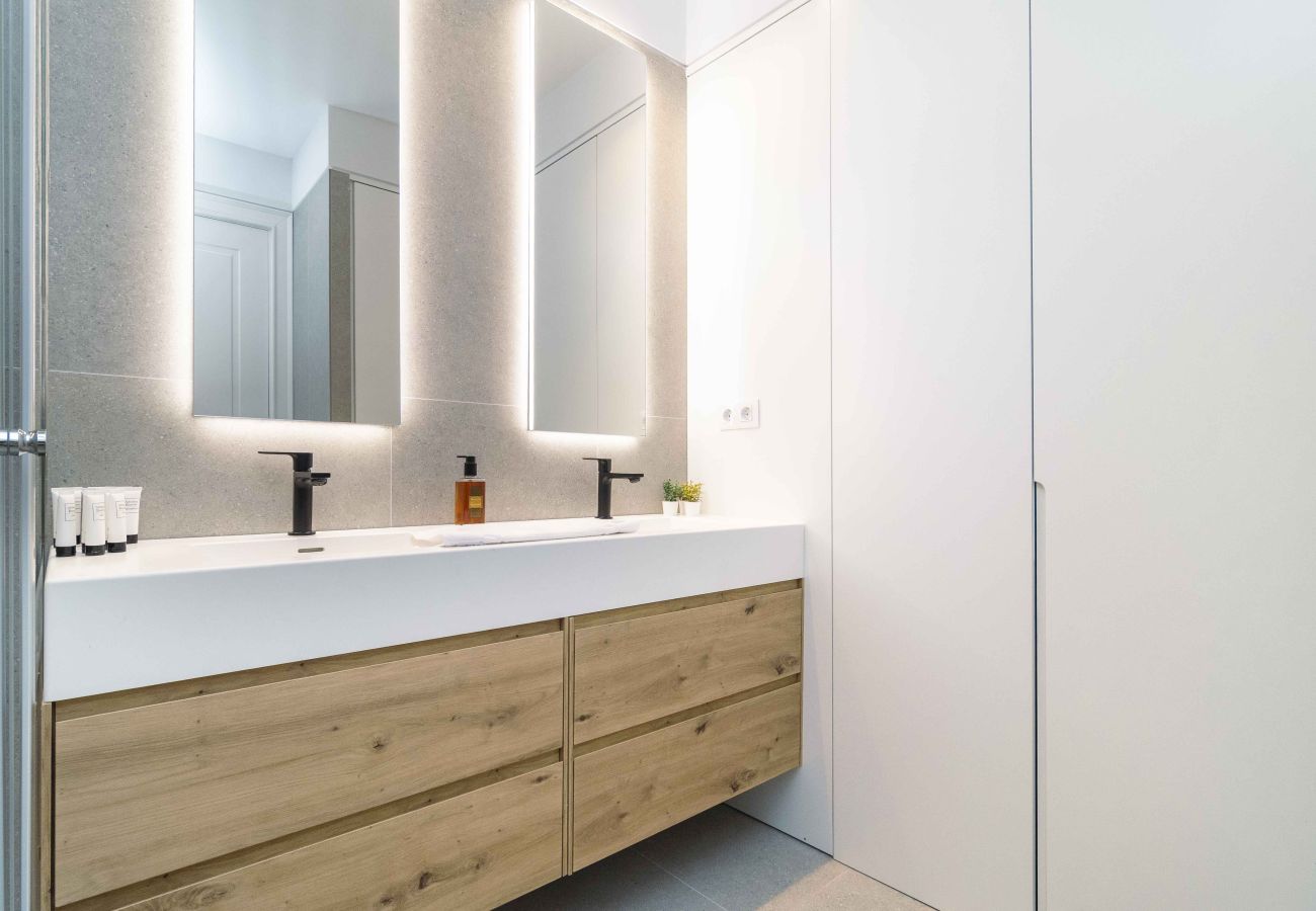Apartment in Madrid - Deluxe Apartment Padilla Suites I