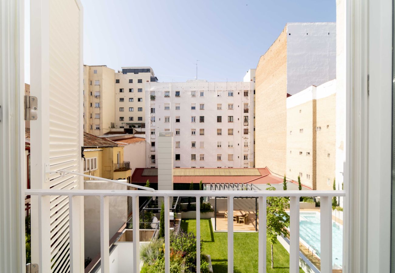 Apartment in Madrid - Deluxe Apartment Padilla Suites II