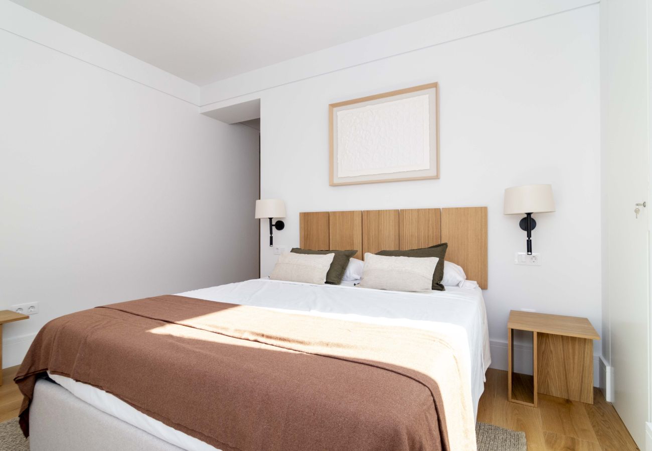 Apartment in Madrid - Deluxe Apartment Padilla Suites II