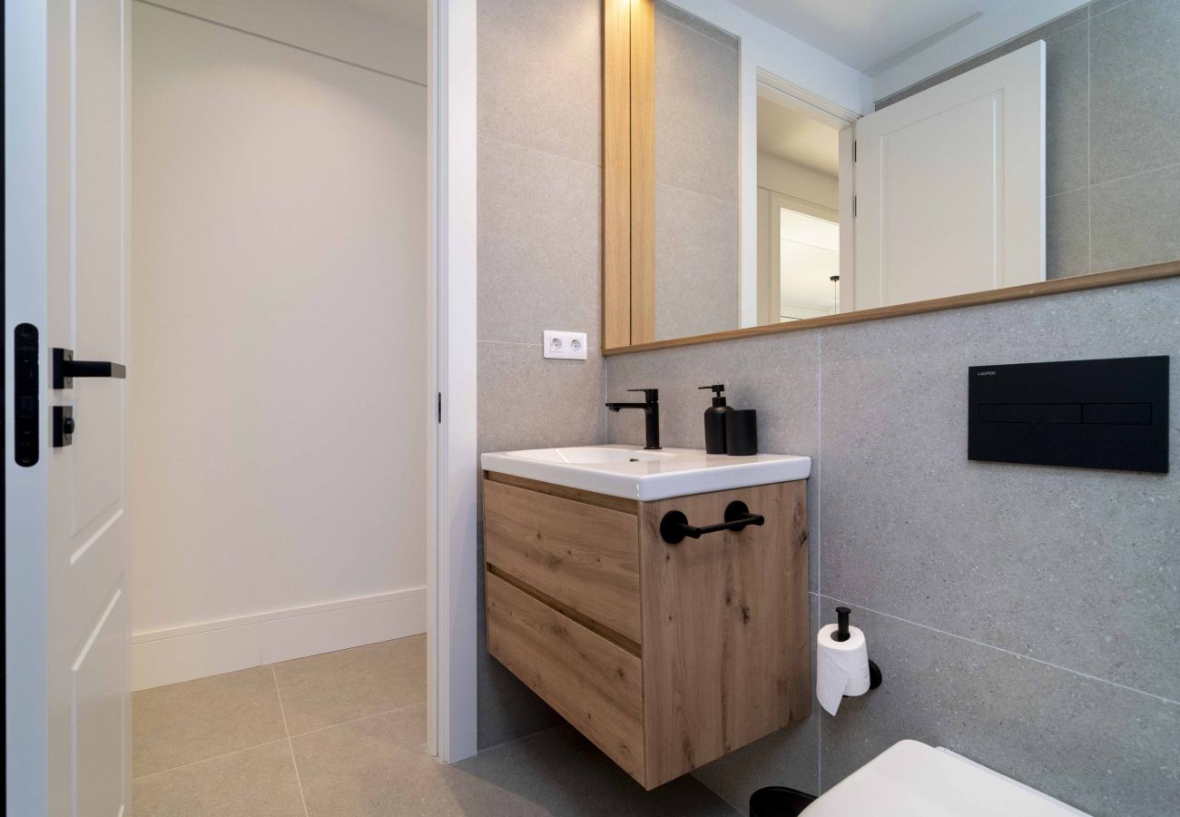 Apartment in Madrid - Deluxe Apartment Padilla Suites II