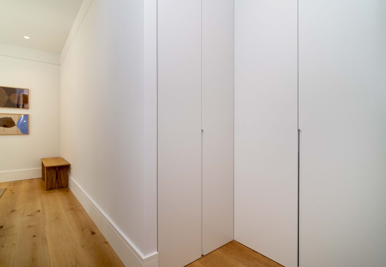 Apartment in Madrid - Deluxe Apartment Padilla Suites II